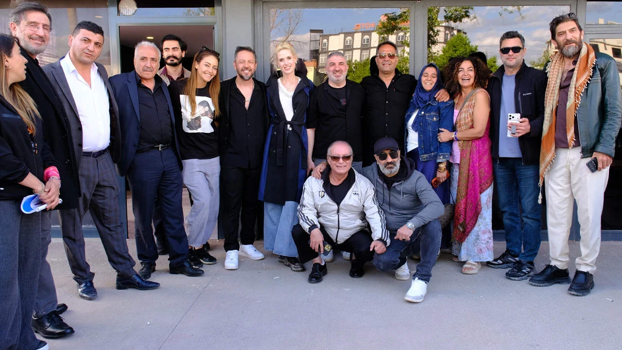 Depremin Acısı ve Umudu Beyaz Perdede: 'Aşk ve Enkaz' Filminin Çekimleri Tamamlandı