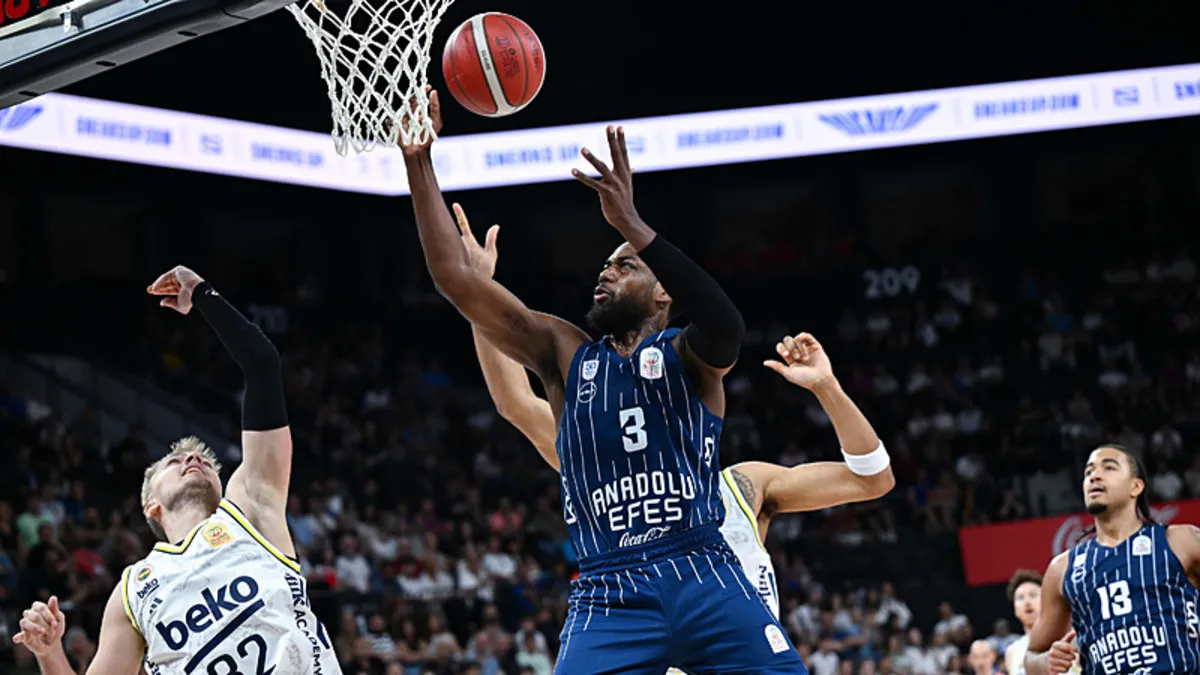 Anadolu Efes, Jordan Loyd ile nikah tazeledi!
