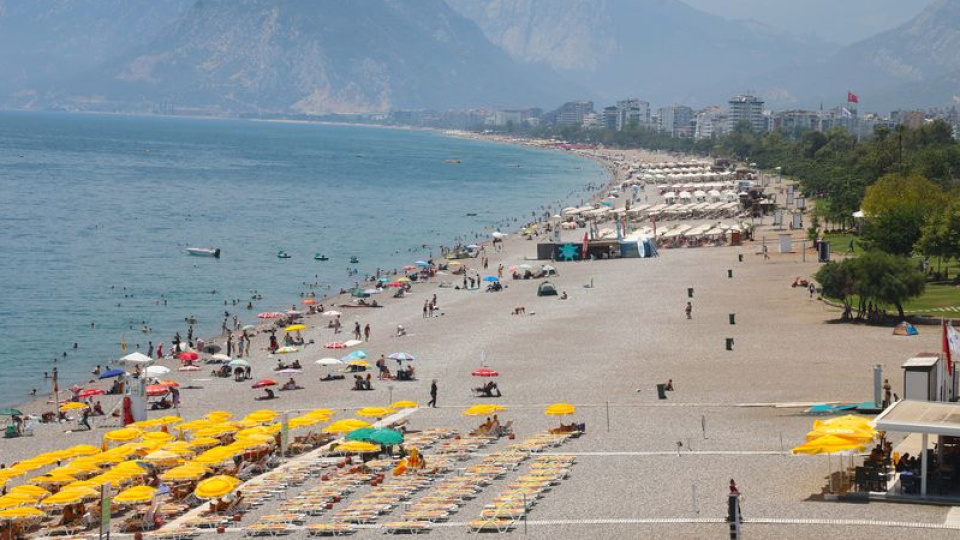 Antalya'da hissedilen sıcaklık 47 dereceye ulaştı!