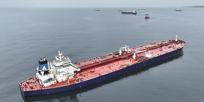 Karadeniz'de iki ticari gemiye saldırı