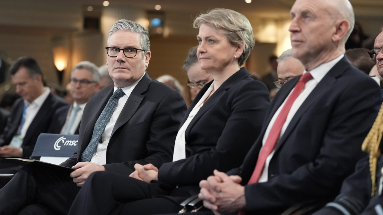 İngiltere Savunma Bakanı, Starmer'a mektup yazarak istifa etti