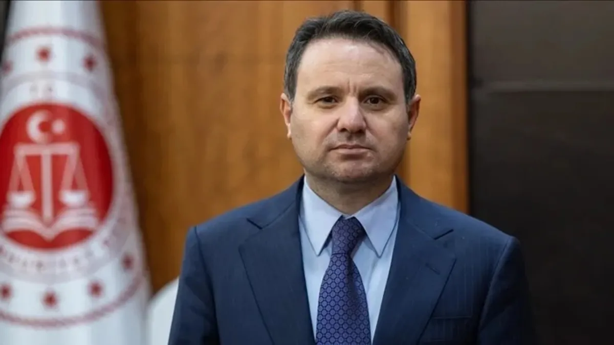 Mersin'de sopa ve cam şişeyle darp edilmişti! Bakan Gürlek'ten net mesaj: Hanutçuluğa ve zorbalığa geçit yok!