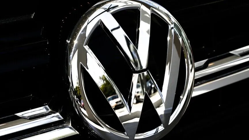 Alman hükümeti Volkswagen’in fabrika kapatma planlarını engellemeyi hedefliyor