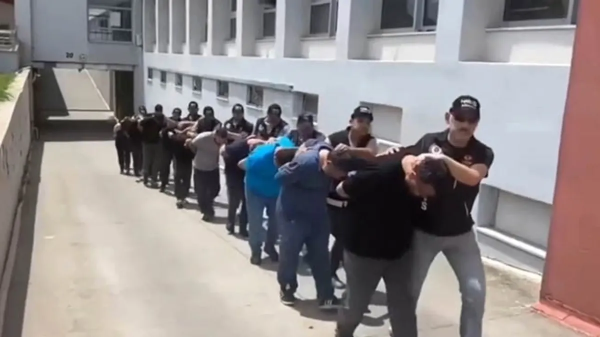 Uyuşturucu tacirlerine şafak operasyonu: 58 kişi tutuklandı