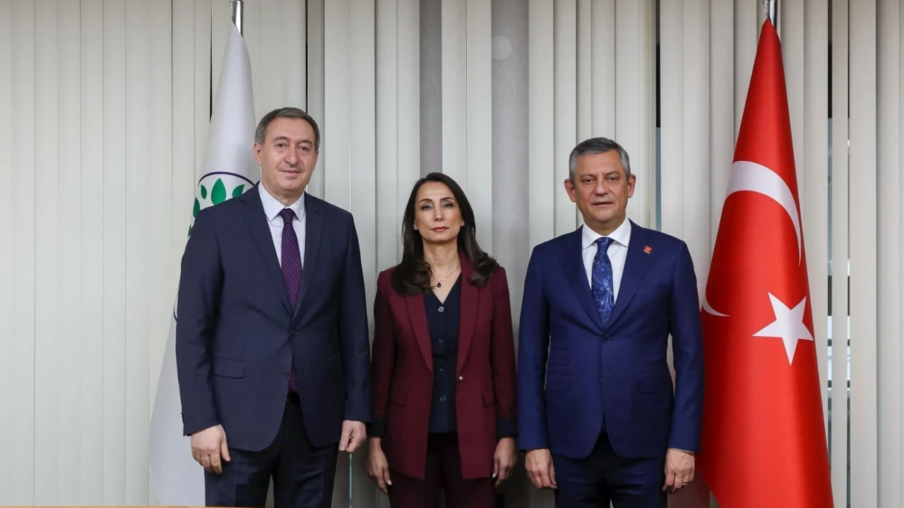 Hatimoğulları ve Bakırhan'dan Özgür Özel'e YENİ Parti tebriği