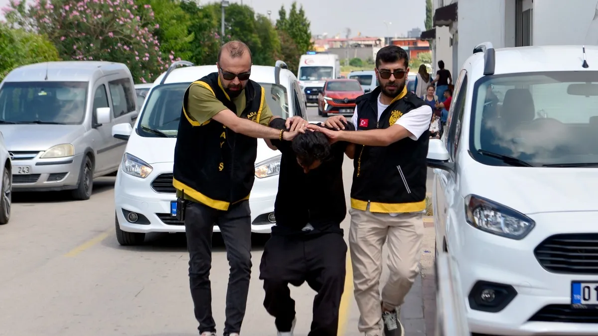 Eşini çekiçle darp ettikten sonra bıçaklayan adam tutuklandı