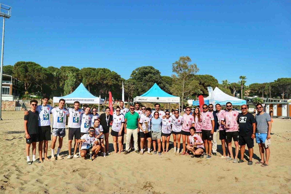 Balıkesir'de Plaj Korfbol Türkiye Şampiyonası yapıldı