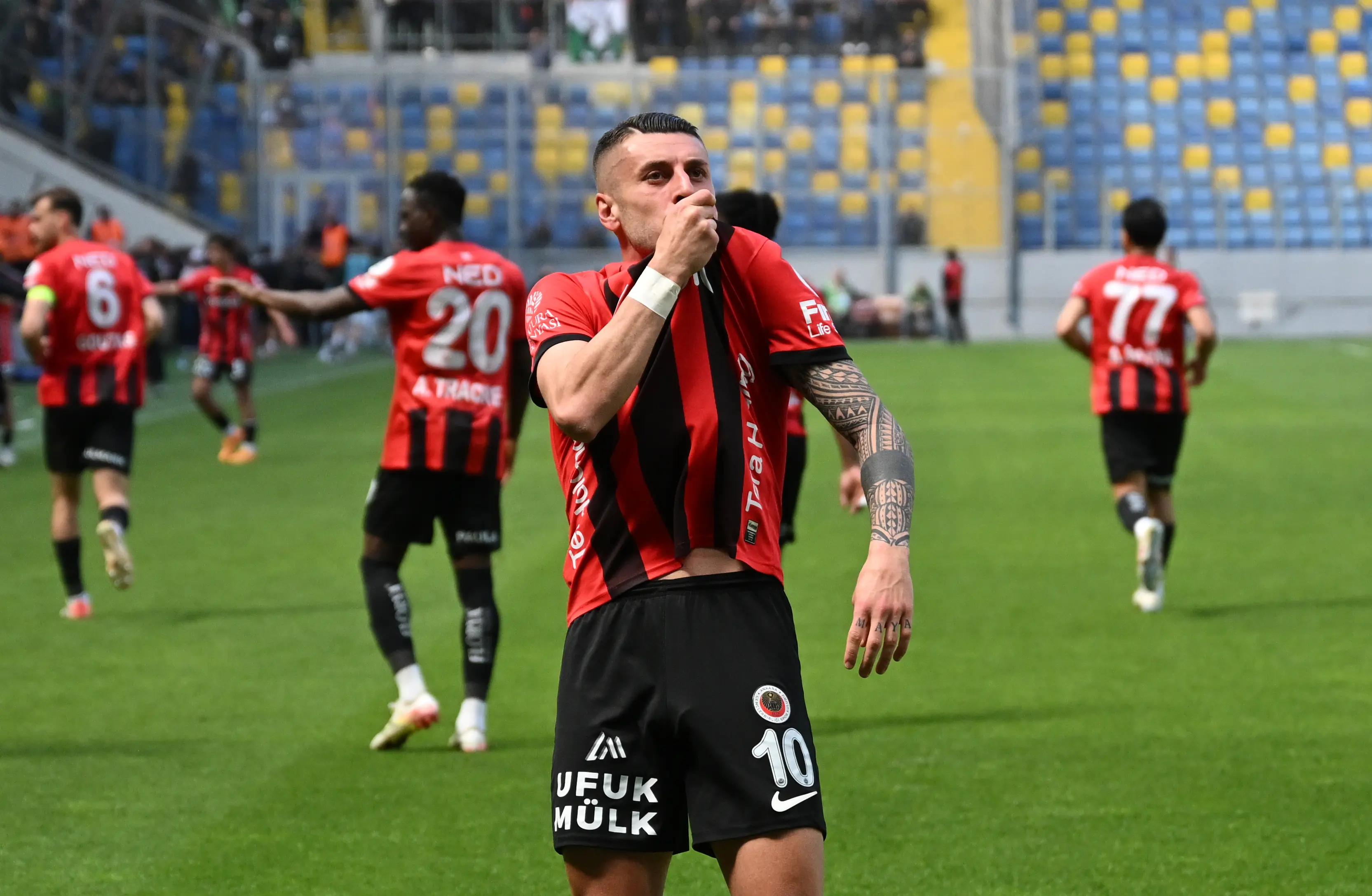 Metehan Mimaroğlu, Trabzonspor'da!