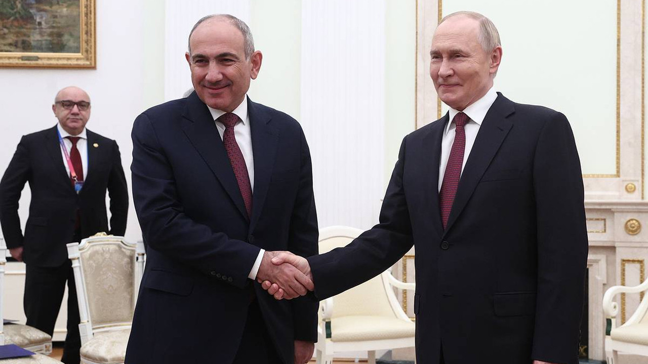 Rusya Devlet Başkanı Putin'den Ermenistan'a: Tarafını seç