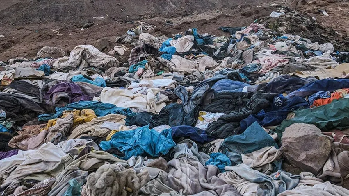 Tekstilde sıfır atık dönemi! Giyilmeyen kıyafetler PTT şubelerindeki kumbaralarda toplanacak