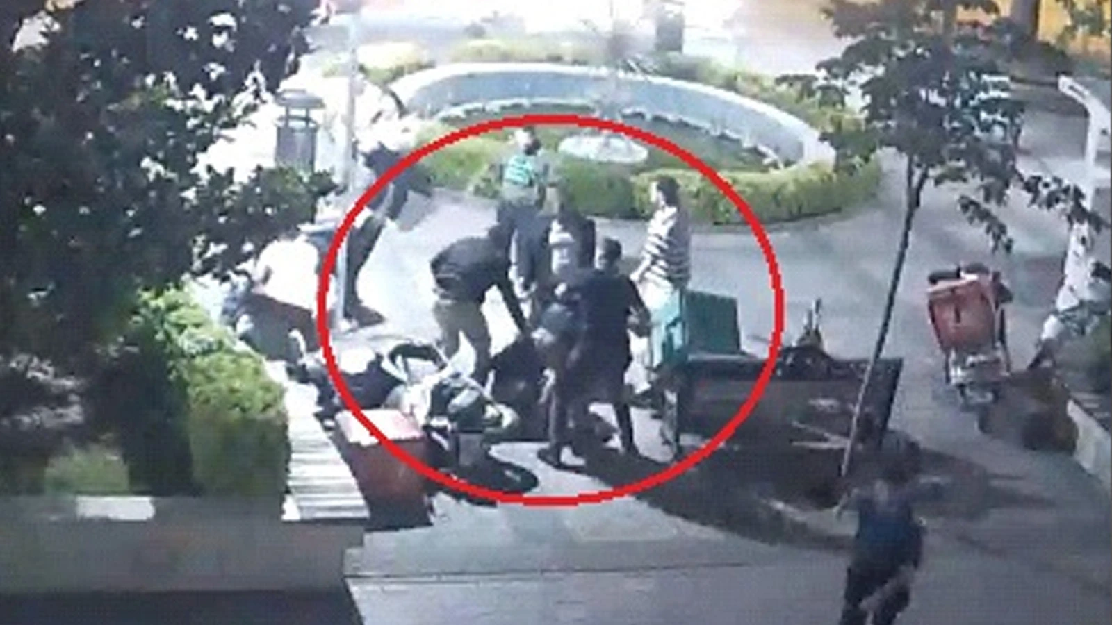 Bursa'da işverenler ile motokuryelerin kavgasında ortalık savaş alanına döndü: 5 yaralı, 10 gözaltı