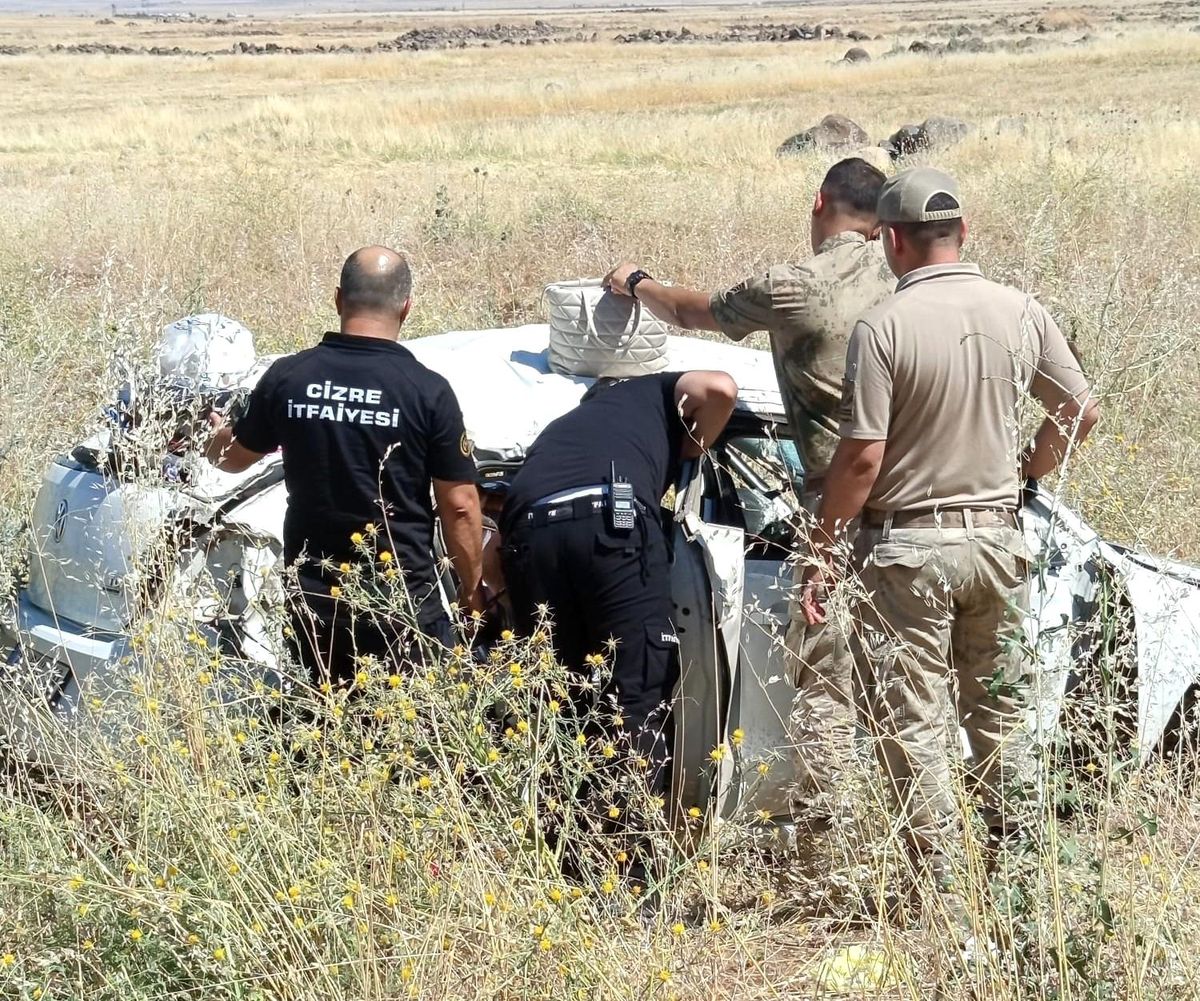 Şırnak'ta otomobil şarampole devrildi: 1'i bebek 5 yaralı