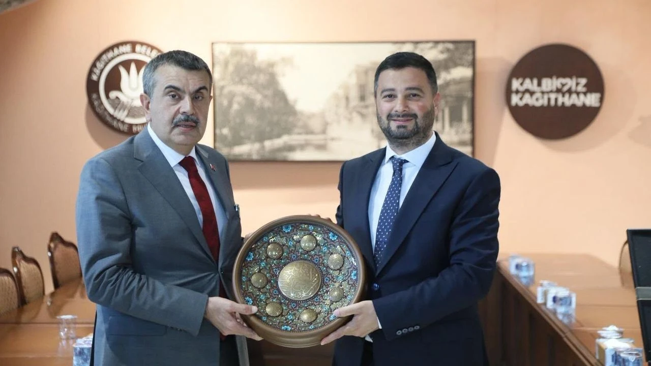 Yusuf Tekin'den Kâğıthane Belediyesi'ne ziyaret