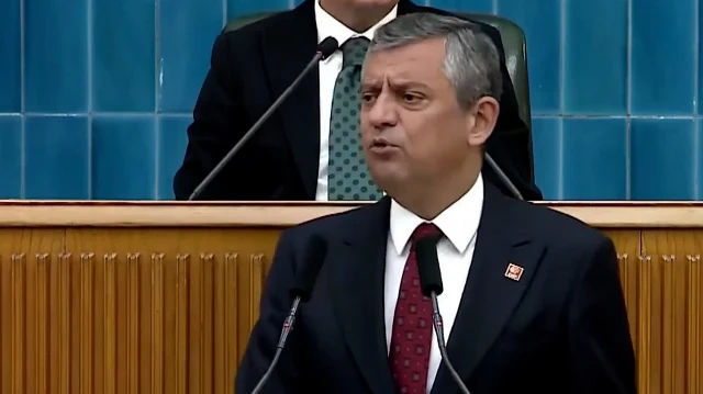 Özgür Özel Kuran-ı Kerim ile dalga geçenlere destek verdi: Yine 'ifade özgürlüğü' kılıfına sığındılar