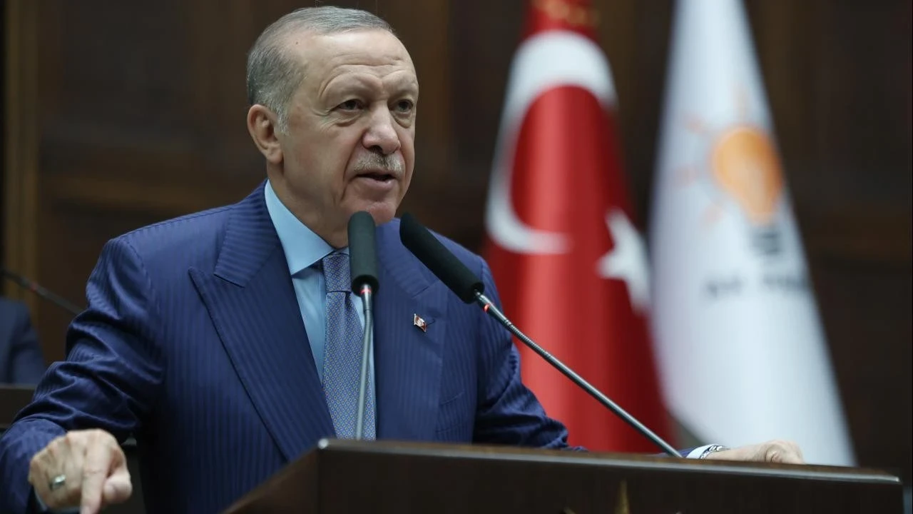 KAYITSIZ KALAN BEDELİNİ ÖDER! Erdoğan’dan teşkilata flaş uyarı: Yetki sahipleri siyaseti ciddiye alacak