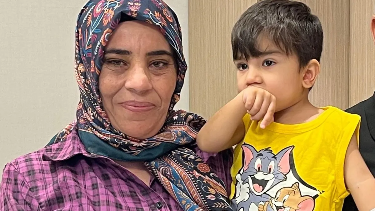 İki evladını kaybetti, üçüncü çocuğuna böbreğiyle can oldu