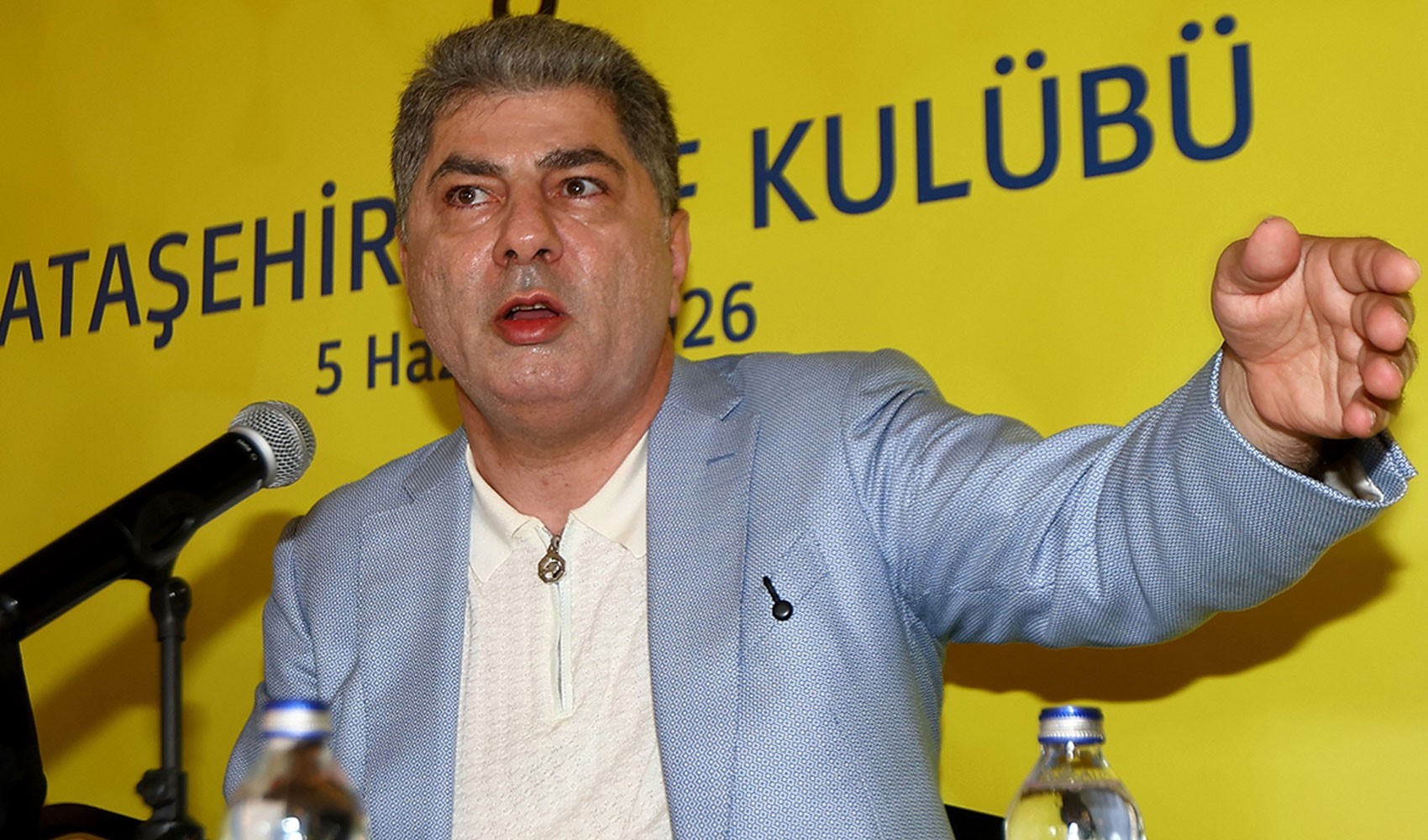 Hakan Safi gece yarısı bir transfer bombasını daha patlattı!