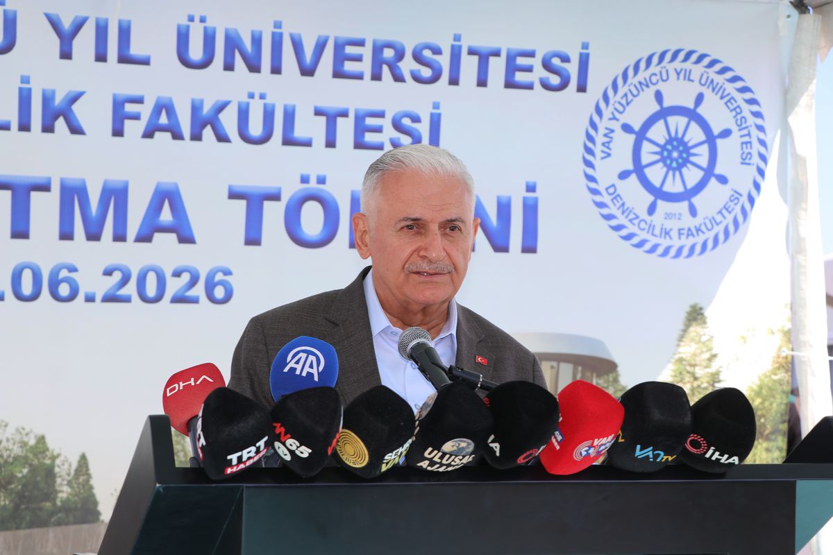 Binali Yıldırım: Van Gölü Denizdir, Denizcilik Fakültesi Çok Yakışır