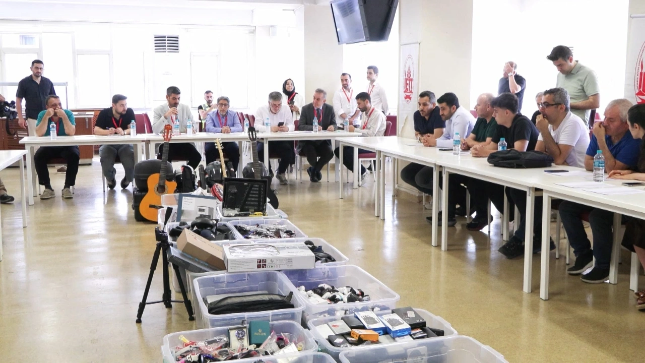 İstanbullu 1 yılda 120 bin eşya unuttu: İETT ihalesinde 1.3 milyon liralık satış
