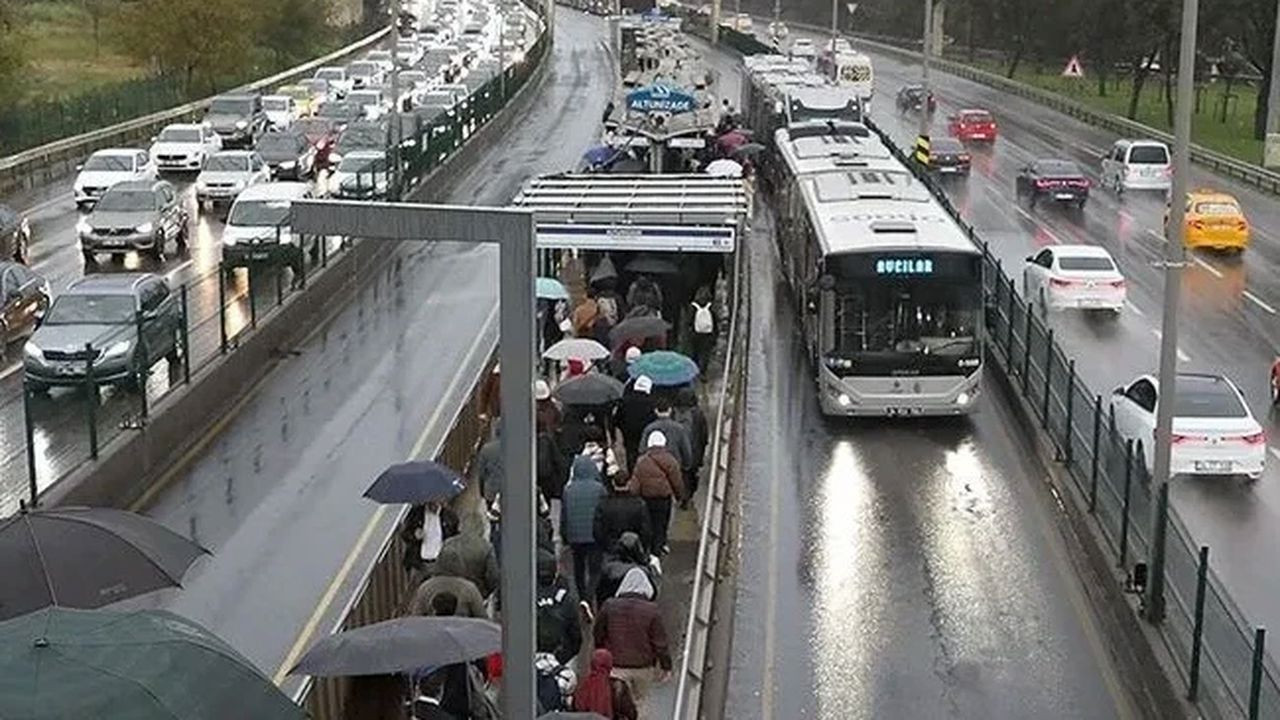 İstanbul'da toplu ulaşıma zam! İşte güncel fiyatlar