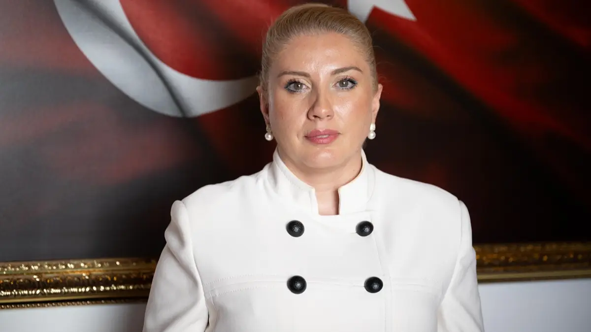 Şehit kızı ve eşi Gürs'ten gençlere "15 Temmuz'u unutmayın" çağrısı
