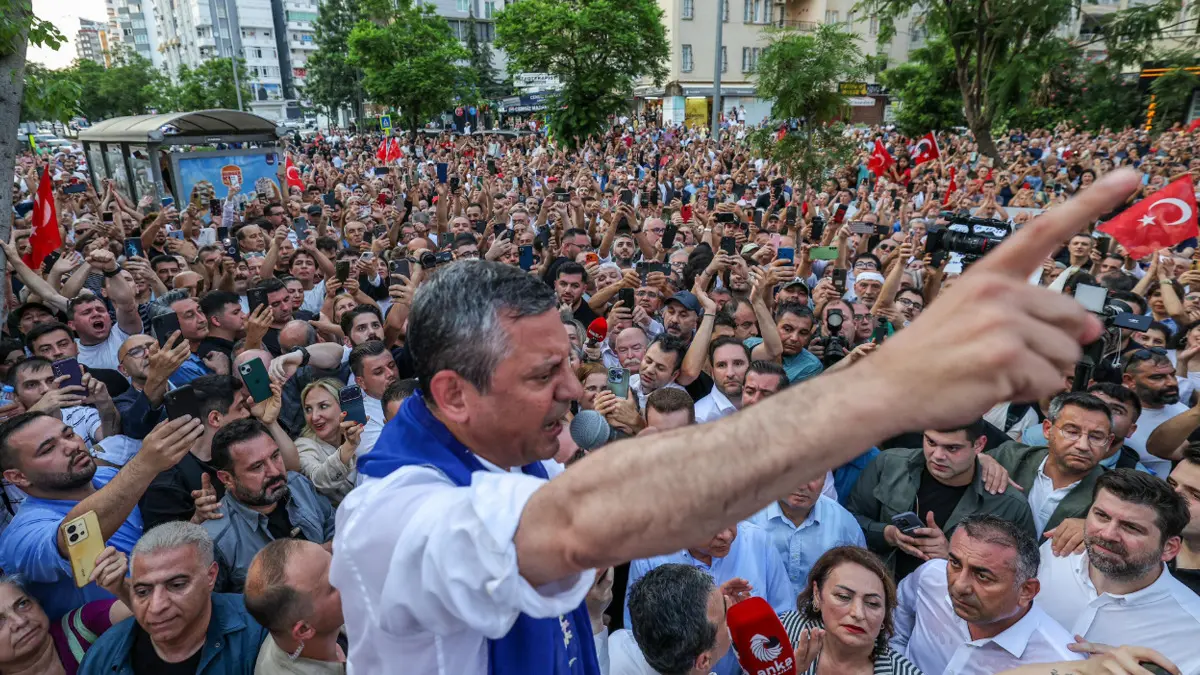 Baskın seçim mi geliyor? Kulisleri hareketlendiren iddia! Özel'in yedek partisi bile hazırmış