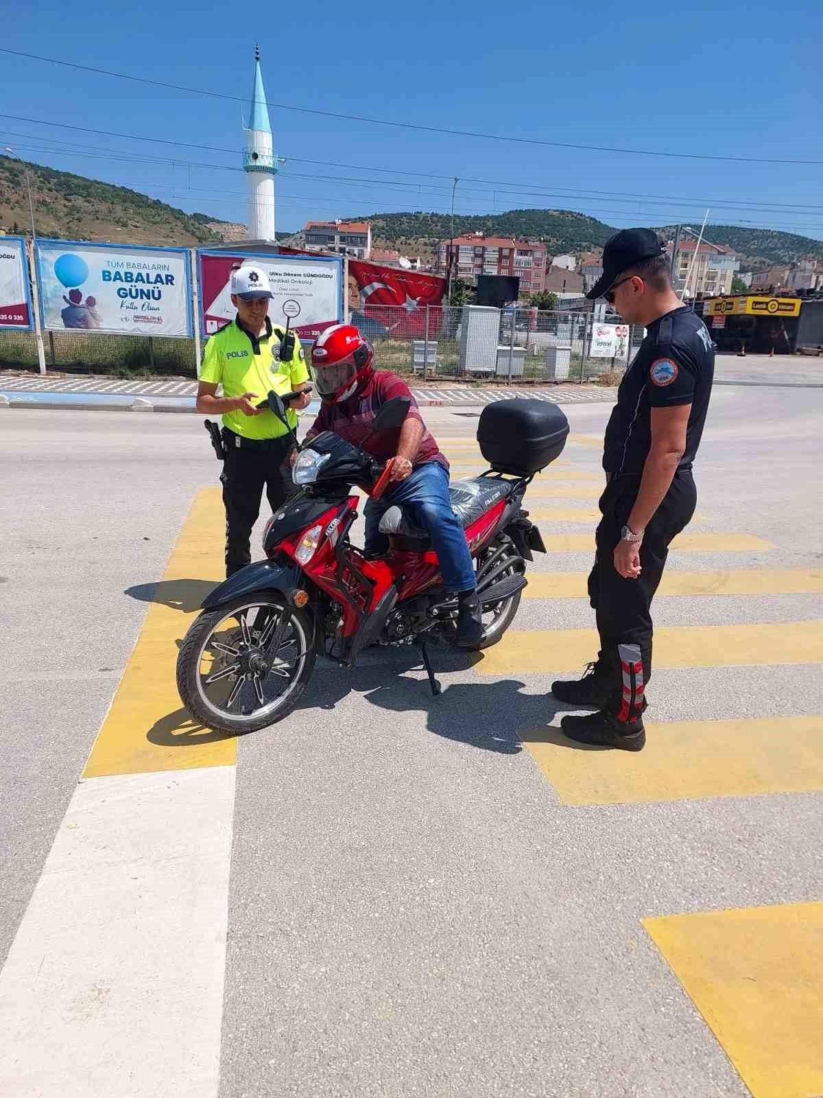 Bilecik'te 310 motosiklet sürücüsü kontrol edildi