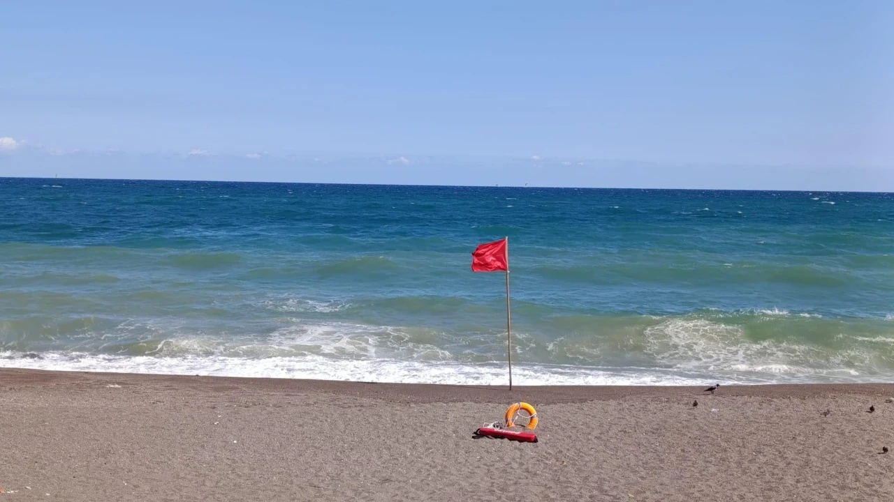 Akçakoca’da denize girmek yasaklandı: Tatilciler dikkat
