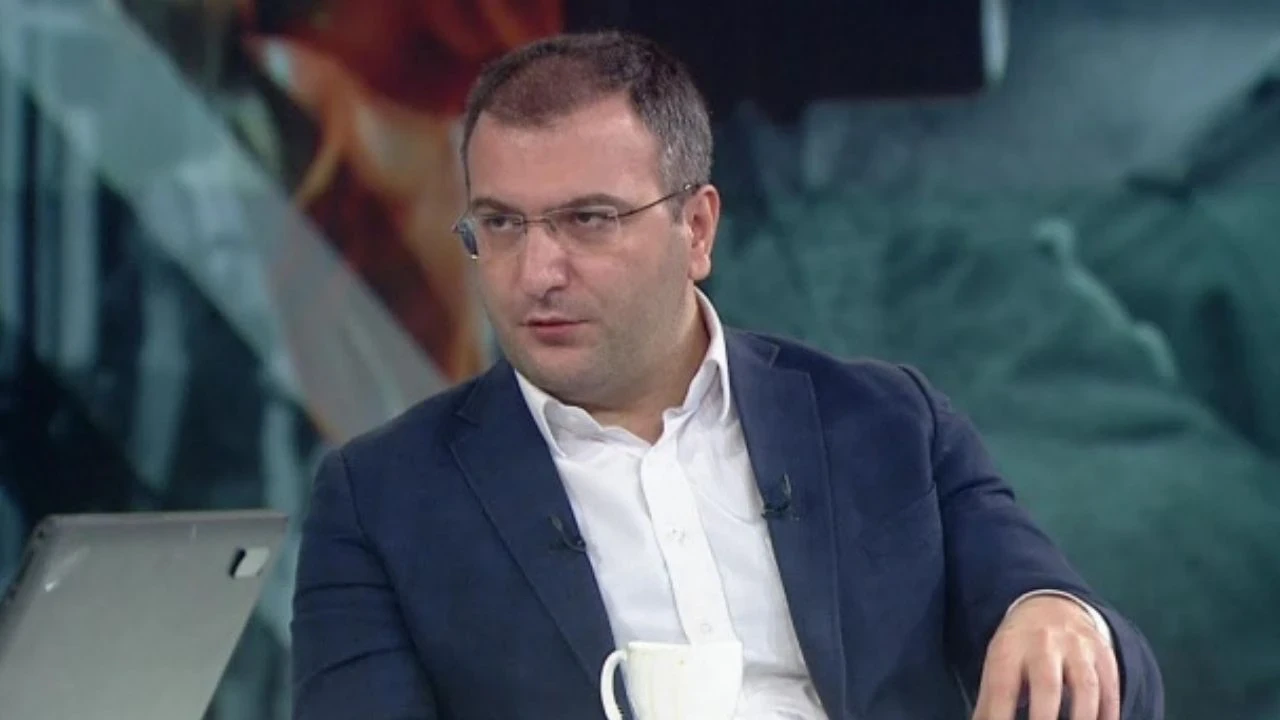 Cem Küçük Turgut Koç ilişkisi! Bir ayakkabı karşılığı CHP övgüsü... Turgut Koç kim diyenler tıklayın