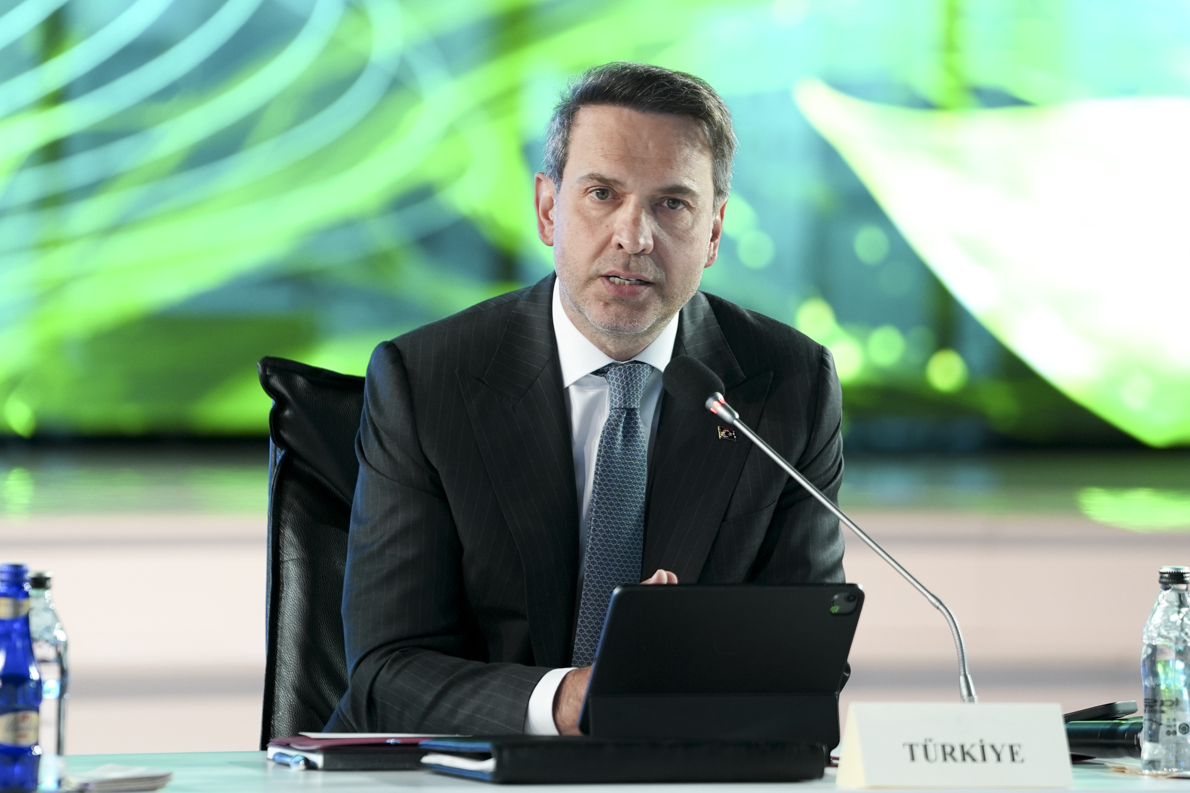 Bakan Bayraktar'tan enerji verimliliğinde uluslararası işbirliği çağrısı