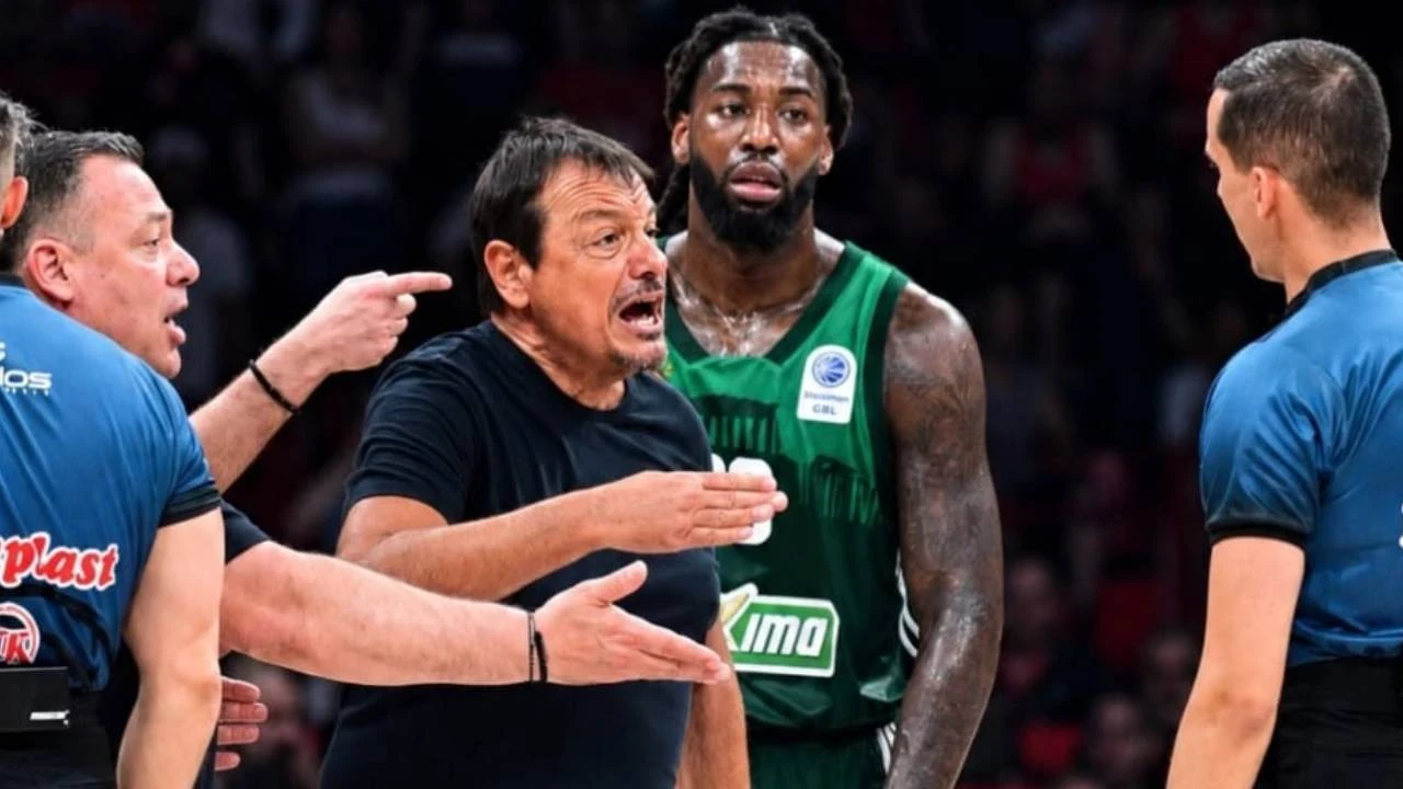 Ergin Ataman oyundan atıldı: Olympiakos, Panathinaikos'u yenip finalde öne geçti