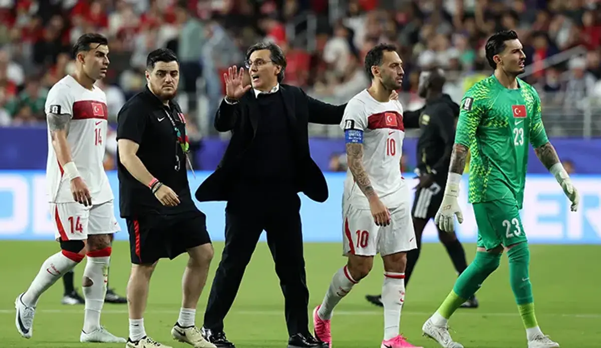 Türkiye - Paraguay maçı sonrası Şenol Güneş küplere bindi! ''Sorumlusu Montella, cevapları verecektir''