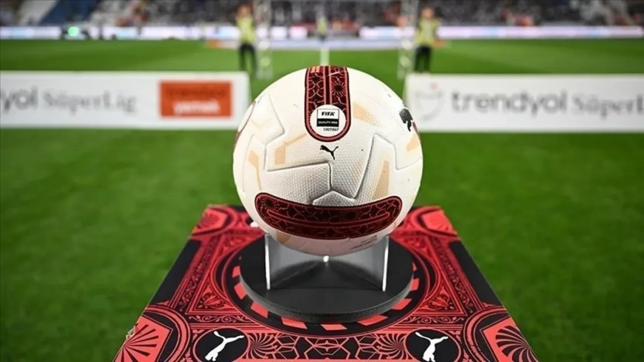 Süper Lig ekibi ikas Eyüpspor'da Özhan Pulat dönemi resmen başladı!