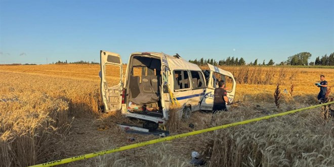 Silivri'de yolcu minibüsü devrildi: 2 kişi hayatını kaybetti, 10 yaralı