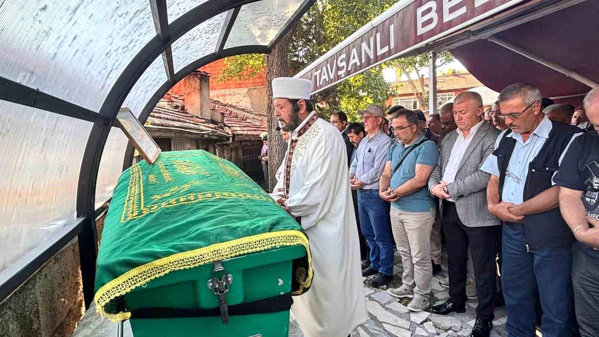 Balık tutmaya gittiği Kızılırmak kenarında ölü bulunan genç tekniker toprağa verildi