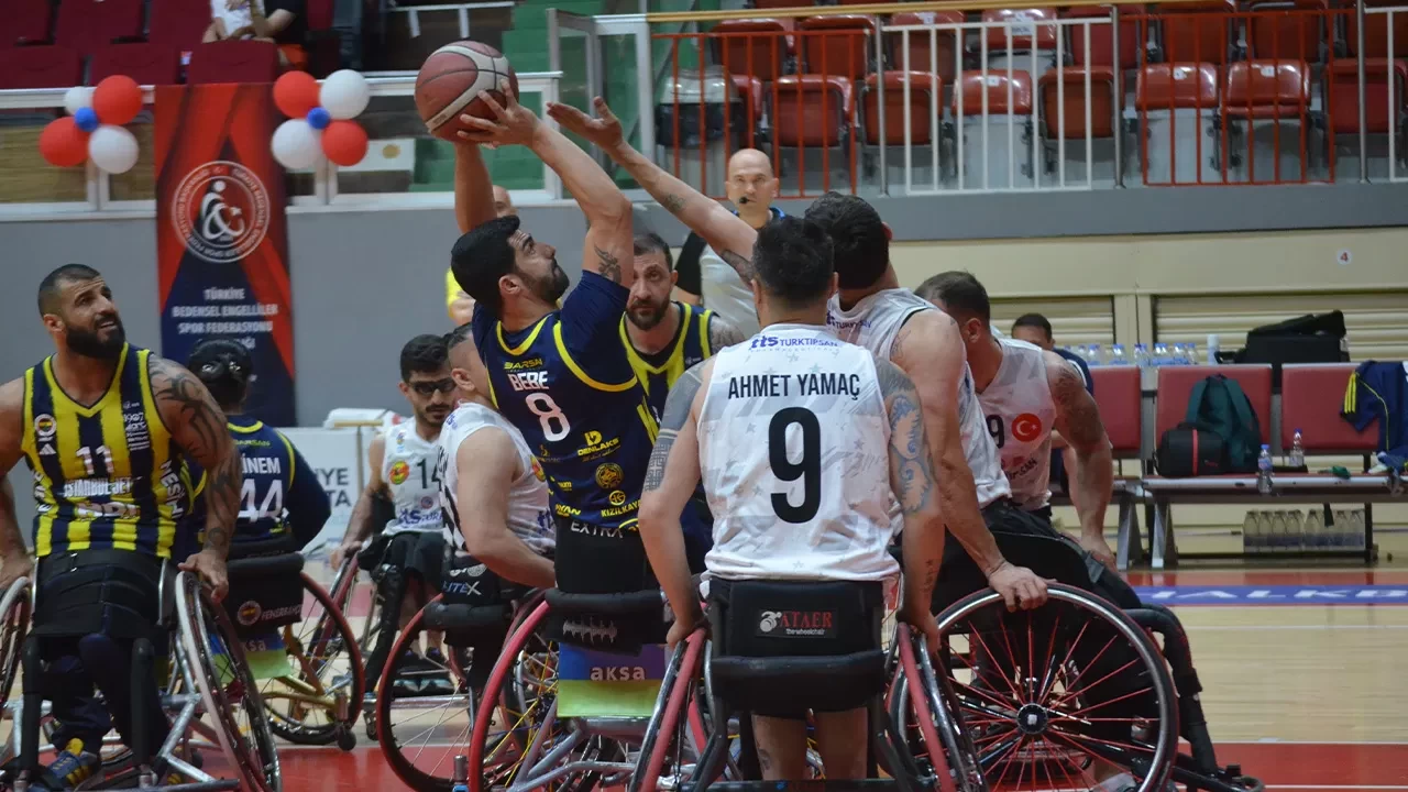 Fenerbahçe İstanbul Jet finale yükseldi! TSK Rehabilitasyon Merkezi'ni farklı geçti