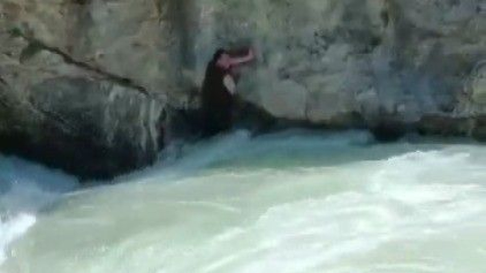 Su seviyesi yükseldi akıntı güçlendi... Ölmeden son görüntü!