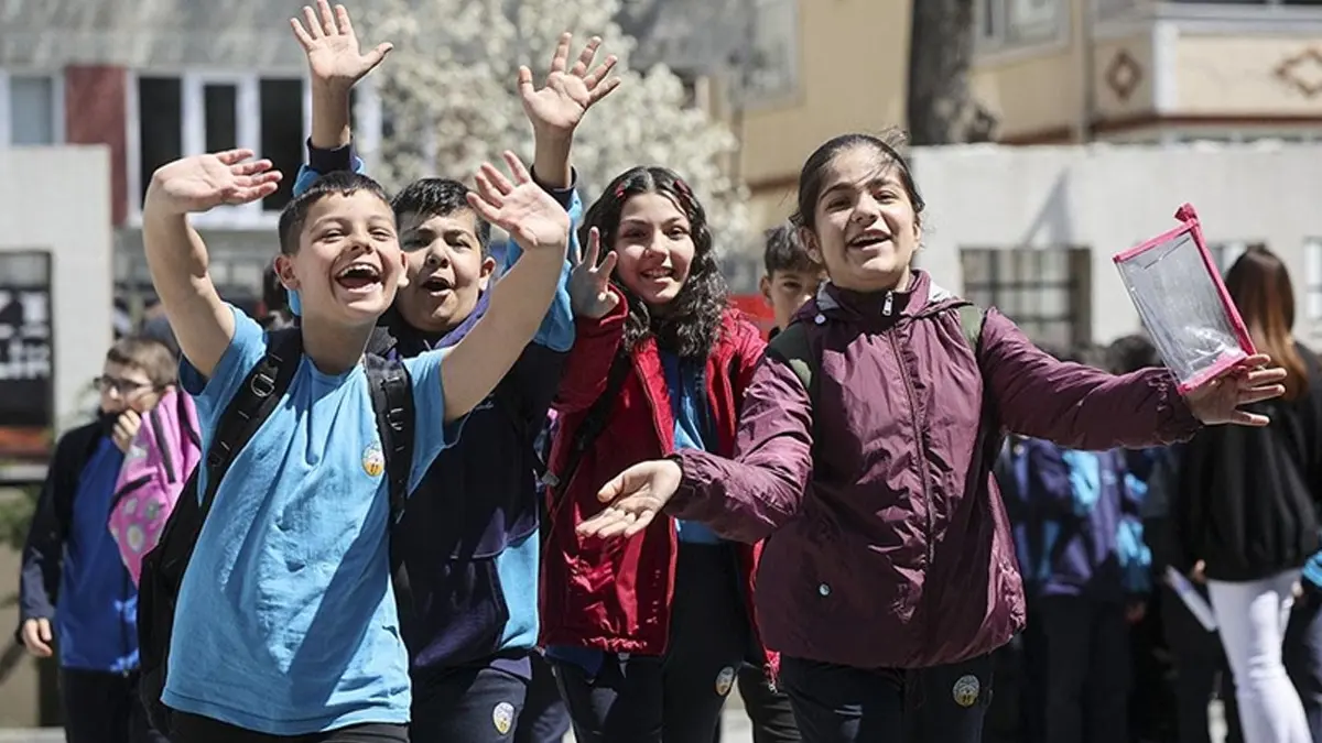 Ara tatil kalkmayacak, seneye 1 kez yapılacak! Milli Eğitim Bakanı Yusuf Tekin duyurdu