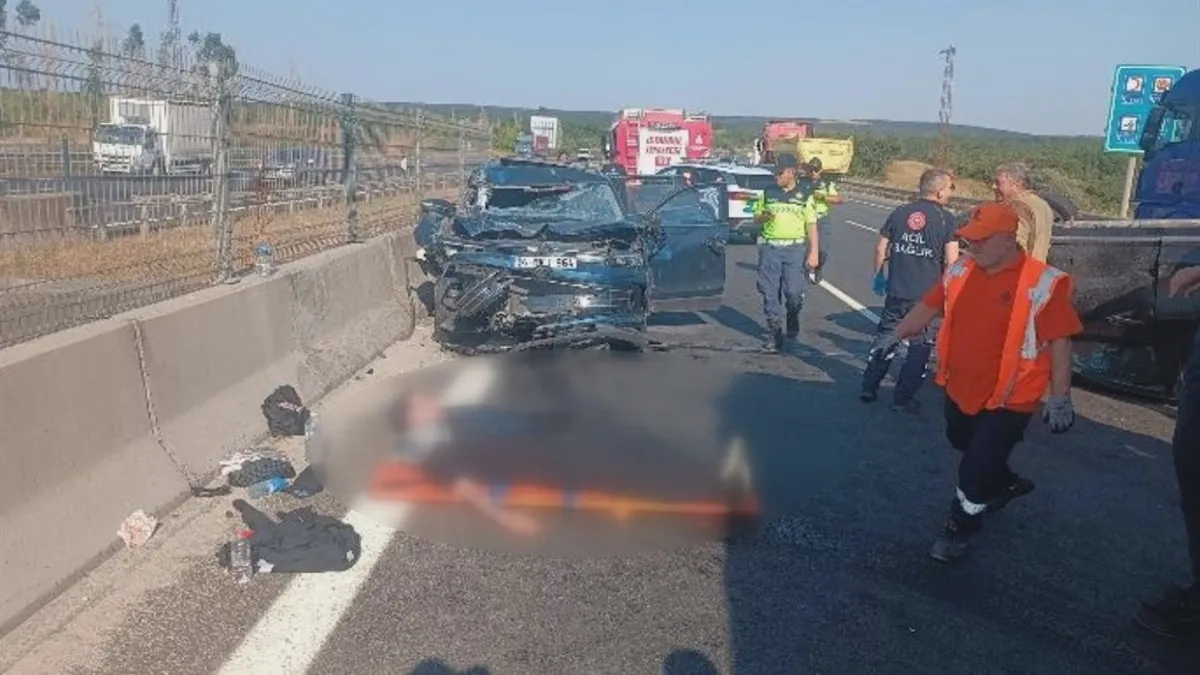 Silivri'de zincirleme kaza: Otoyol savaş alanına döndü! 5 yaralı