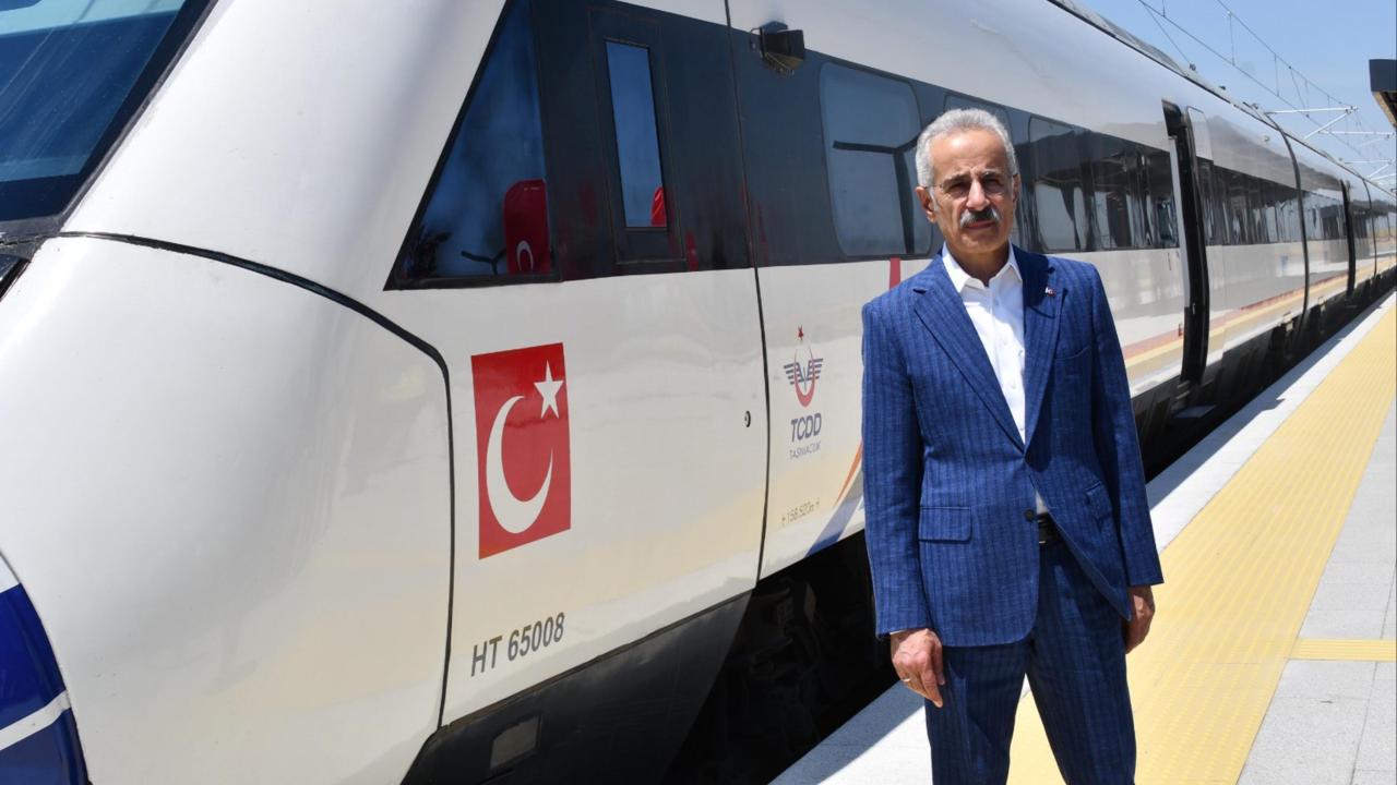 Bakan Uraloğlu: Halkalı-Kapıkule yolcu seyahat süresi 4 saatten 1,5 saate düşecek
