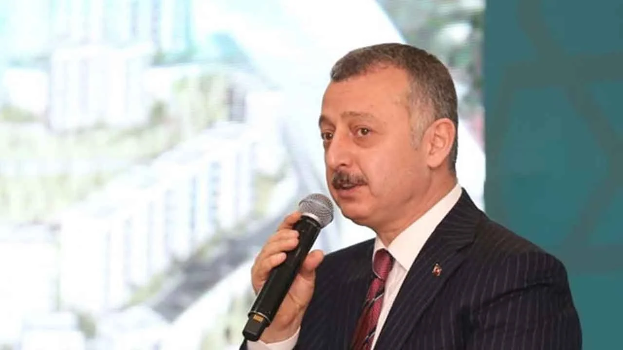 Tahir Büyükakın'dan olay sözler: Gökteki yıldızları vaat edip sonra çok basit işleri bile yapmadan kaçanlar oldu