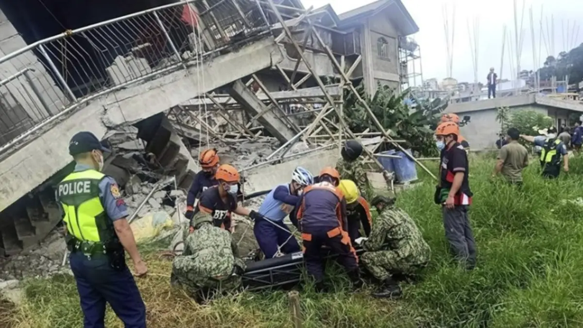 Filipinlerde 7,8 büyüklüğünde deprem! 1 metrelik dalgalar oluştu