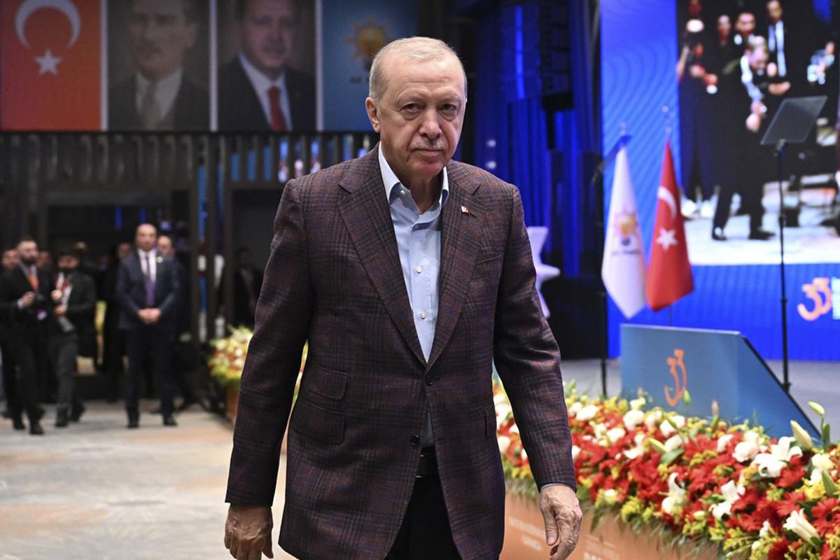 Erdoğan'a 25'inci yıl sürprizi! AK Parti'nin yeni şarkısı ilk kez dinletildi