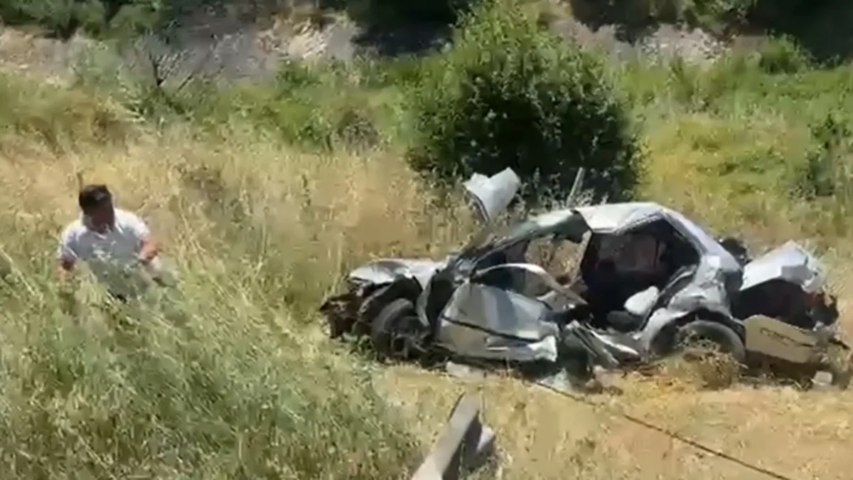 TEM Otoyolu’nda otomobil şarampole devrildi: 1 ölü, 3 yaralı