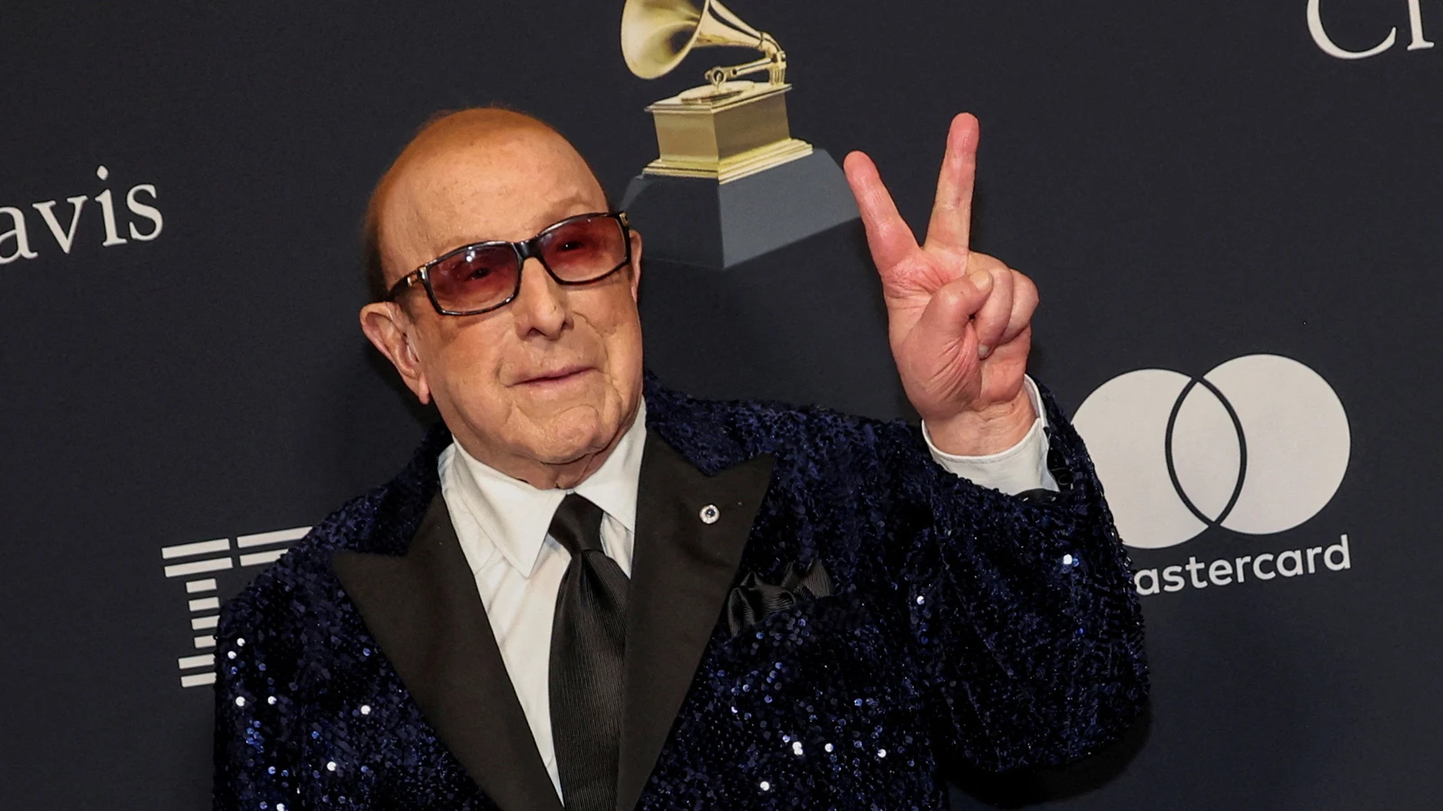 Ünlü yapımcı Clive Davis hayatını kaybetti