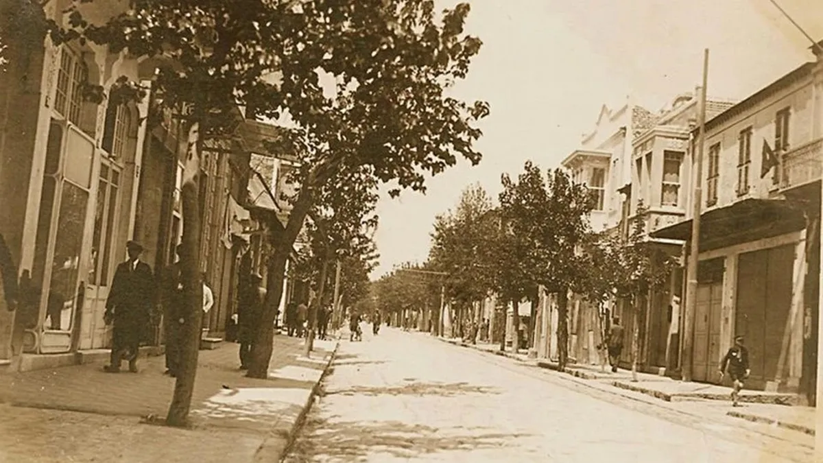Fotoğraflarla zaman yolculuğu: Yıllar önceki İzmir ile bugünkü İzmir arasındaki inanılmaz farklar
