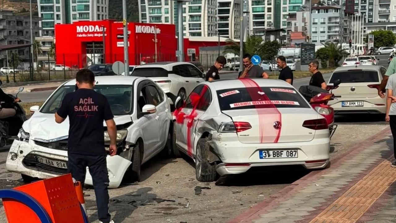 Gelin arabası kazaya karıştı: 1 yaralı