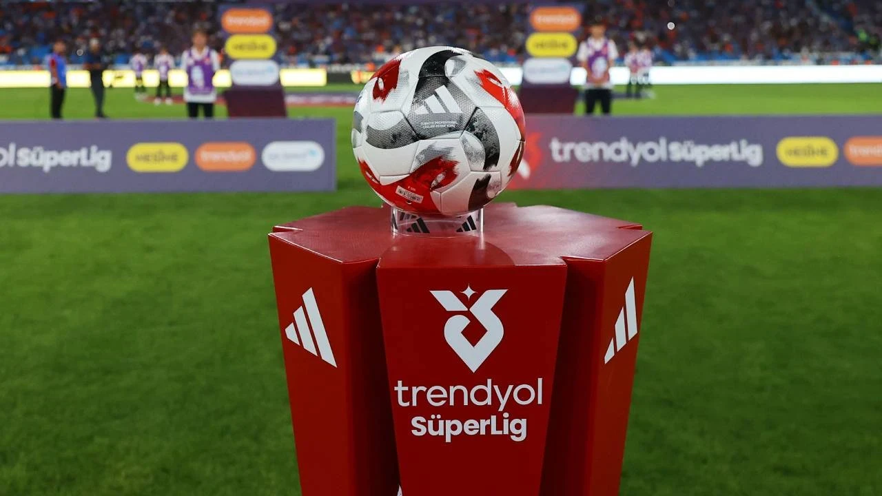 Süper Lig'de yeni sezonun fikstürü çekildi: Derbilerin tarihleri belli oldu