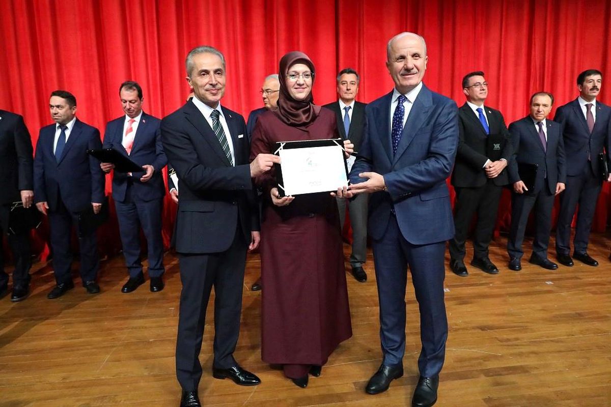 MCBÜ Merkez Yerleşkesi "Spor Dostu Kampüs" ödülünü aldı