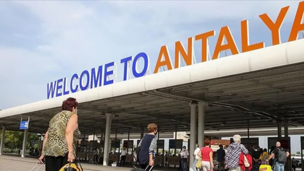 Antalya Havalimanı'nda 5 ayda 9,1 milyon yolcuya hizmet verildi
